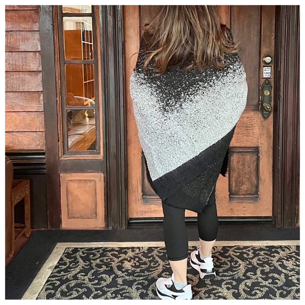 #37 Warm and Cozy Oversized Blanket Shawl - Picture 4 of 5